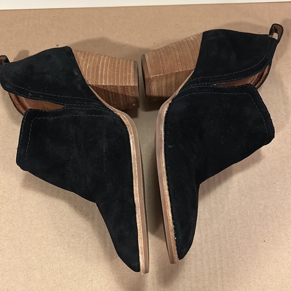 JEFFREY Campbell Rosalee Black Suede Booties size 9.5- like new condition - Picture 10 of 16
